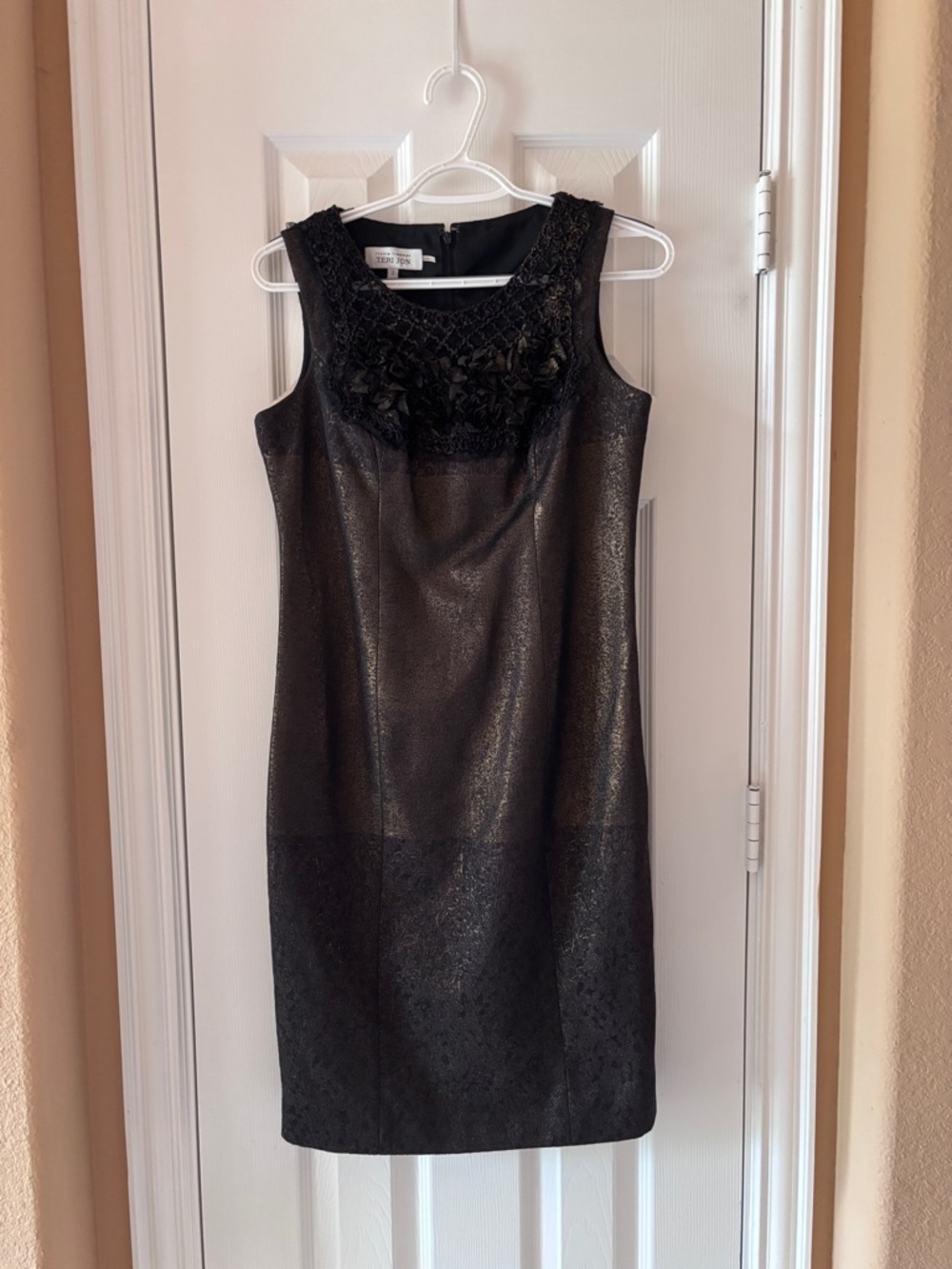 NWOT-Rickie Freeman for Teri Jon Gold Metallic Mesh Sleeveless Dress Size 2